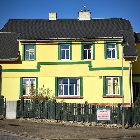 Penzion Slunecnice Dvůr Králové nad Labem エクステリア 写真
